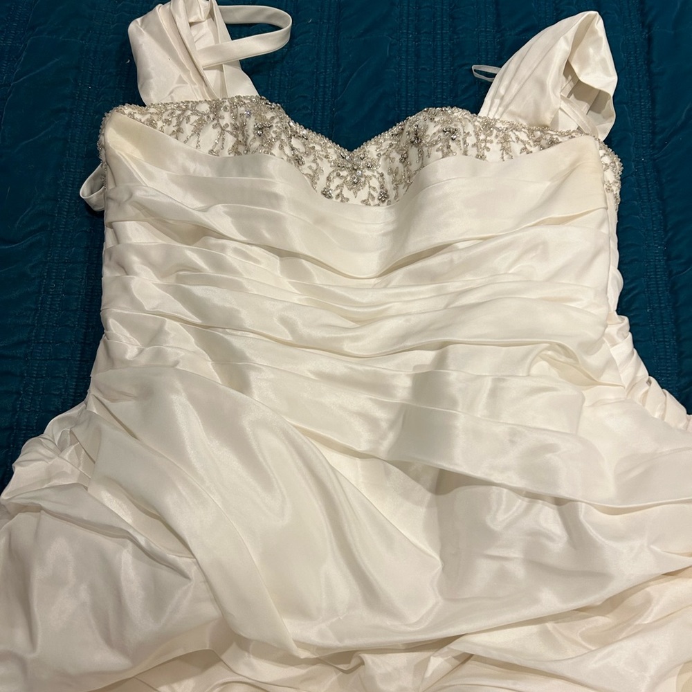 Atlas Graham for Kleinfeld Plus Size 20W